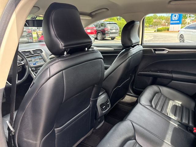 Used 2017 Ford Fusion SE w/ Fusion SE Technology Package FWD image 21