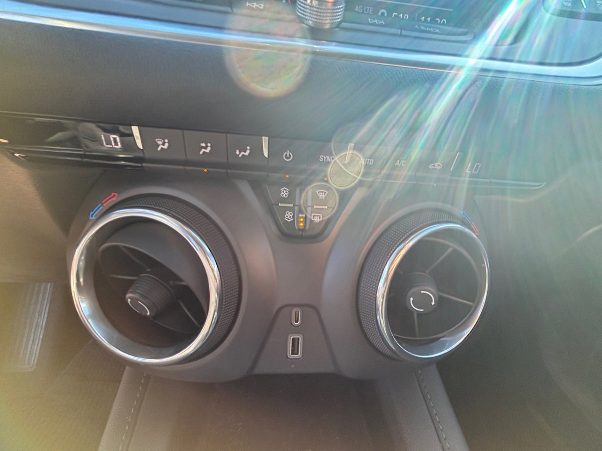 Used 2021 Chevrolet Blazer LT w/ Midnight/Sport Edition image 6