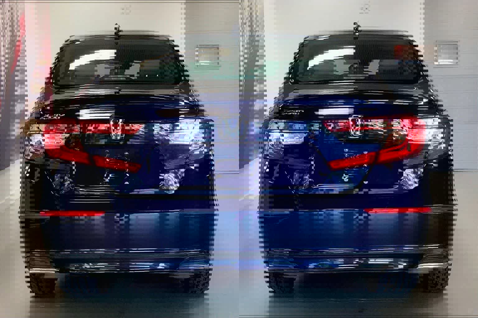 Used 2018 Honda Accord EX image 5