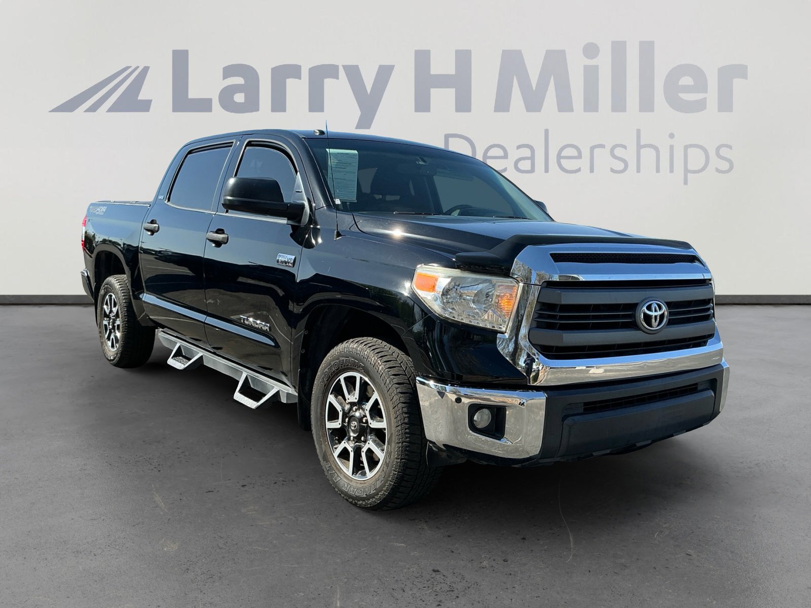 Used 2017 Toyota Tundra SR5 w/ TRD Off Road Package image 7