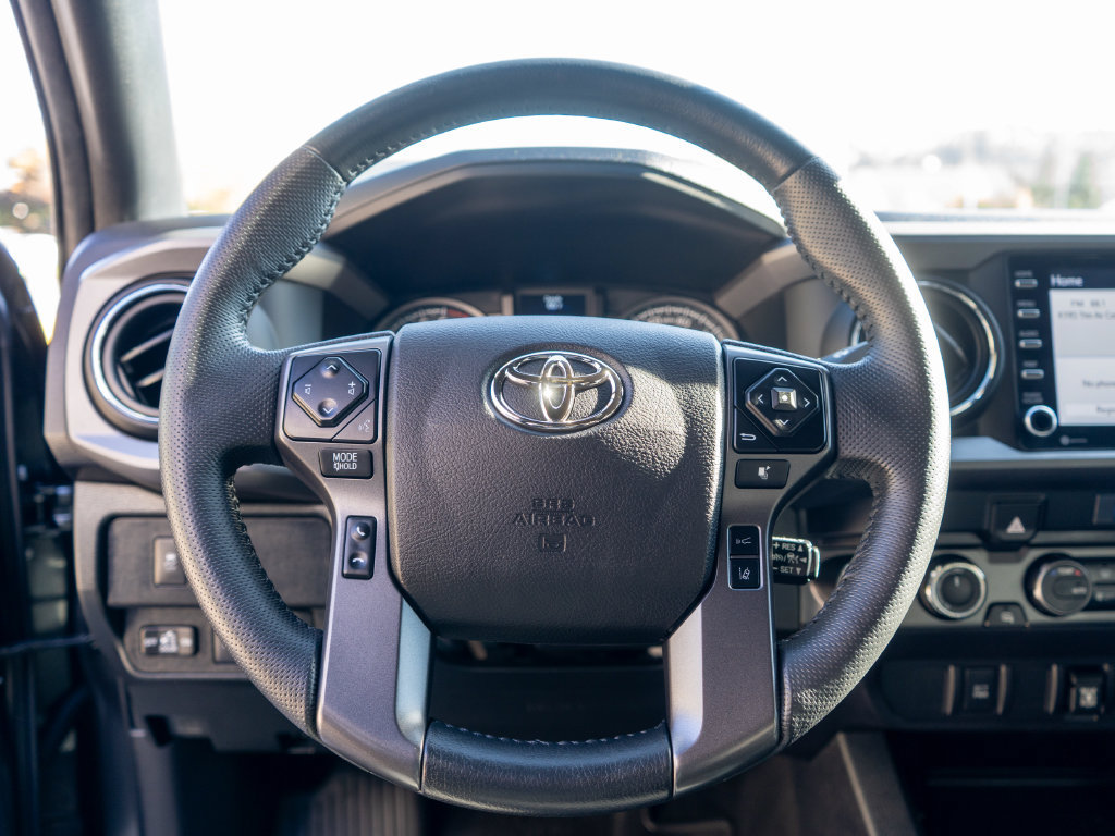Used 2022 Toyota Tacoma TRD Off-Road AWD/4WD image 14