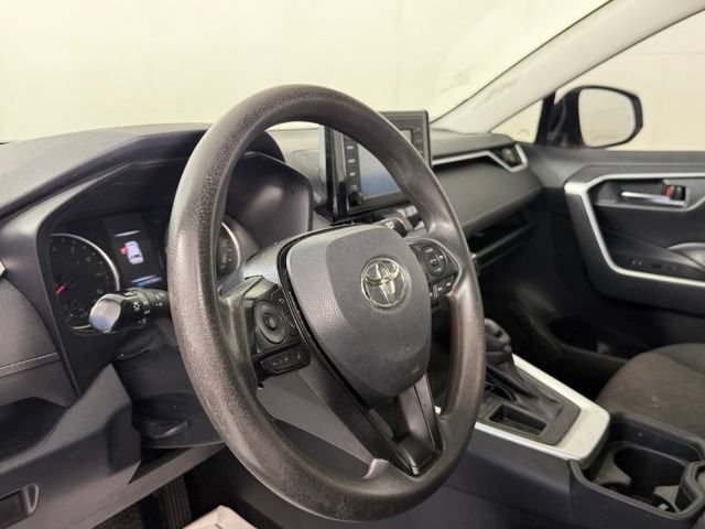 Used 2019 Toyota RAV4 XLE FWD image 16