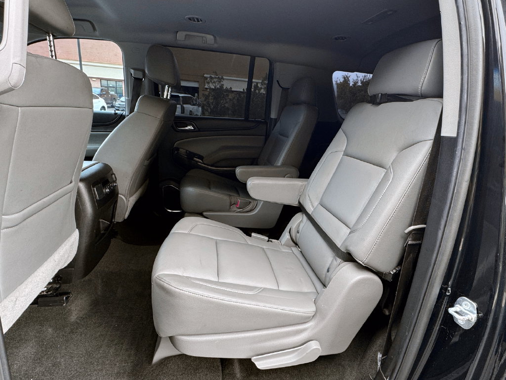 Used 2017 Chevrolet Suburban LT w/ Luxury Package AWD/4WD image 31
