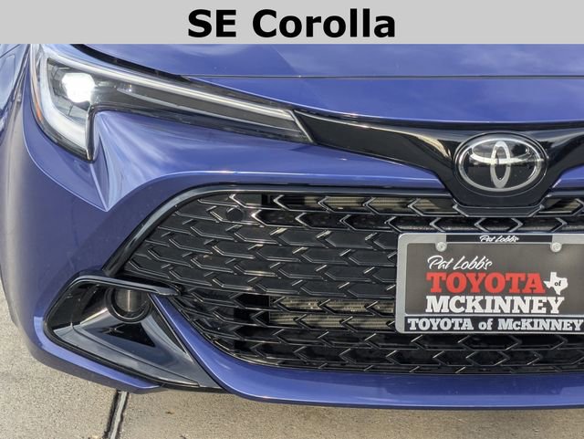 Used 2025 Toyota Corolla SE w/ SE Package image 3