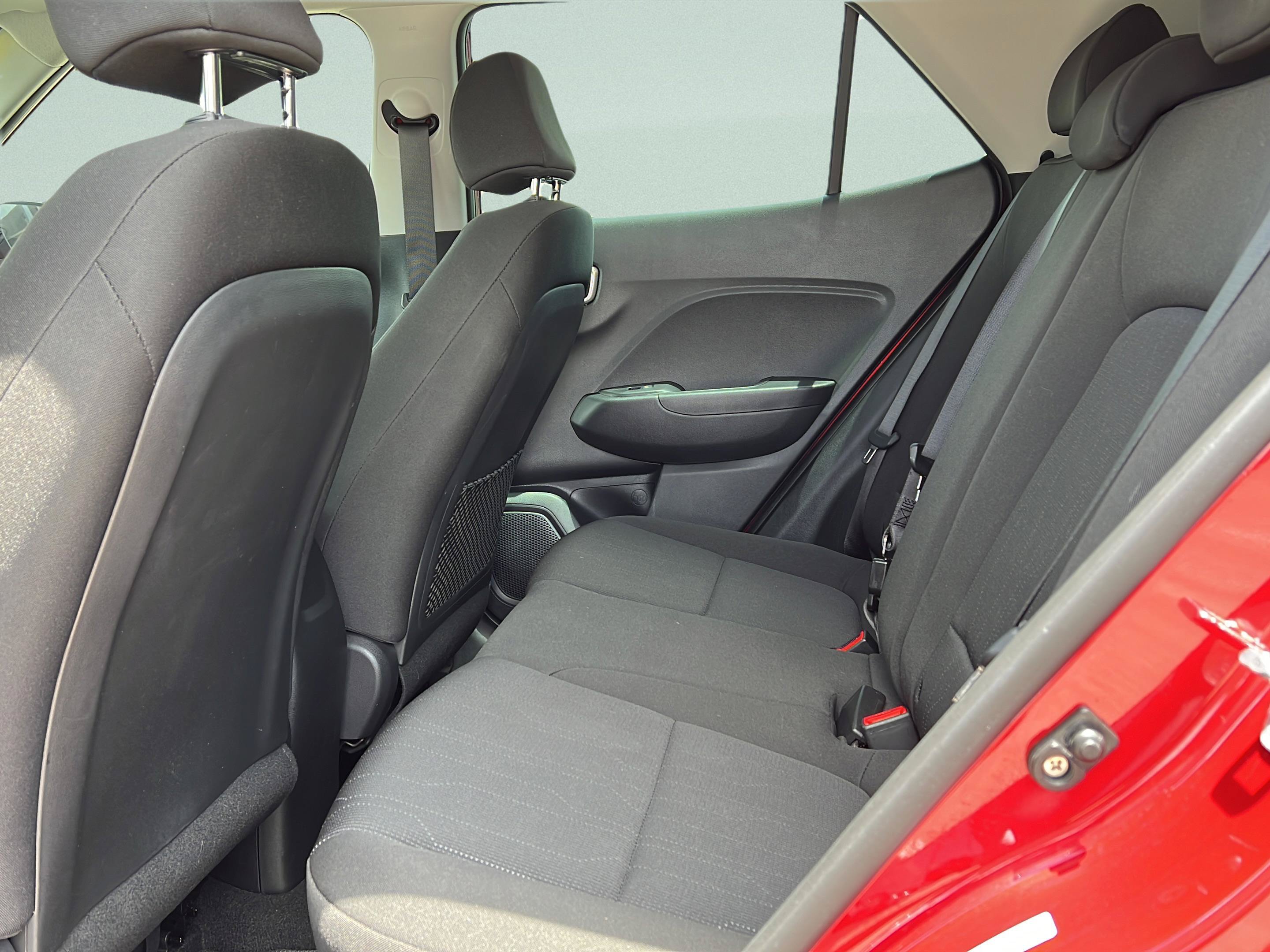 Certified 2024 Hyundai Venue SE FWD image 10