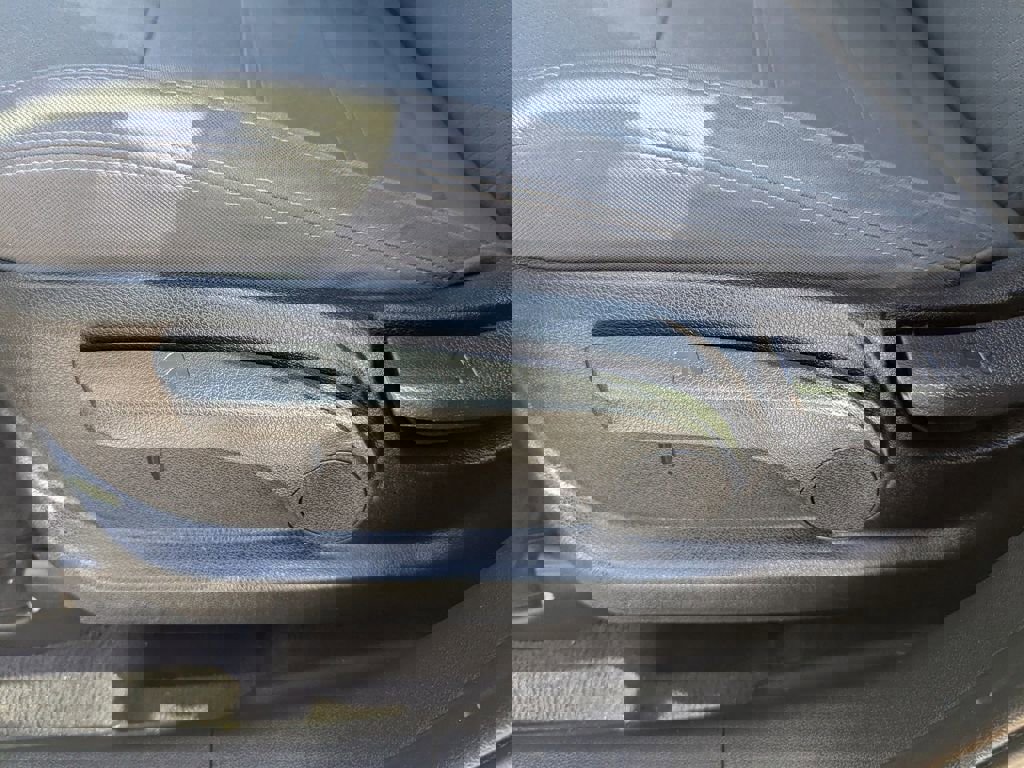 Used 2020 Kia Sorento LX image 17