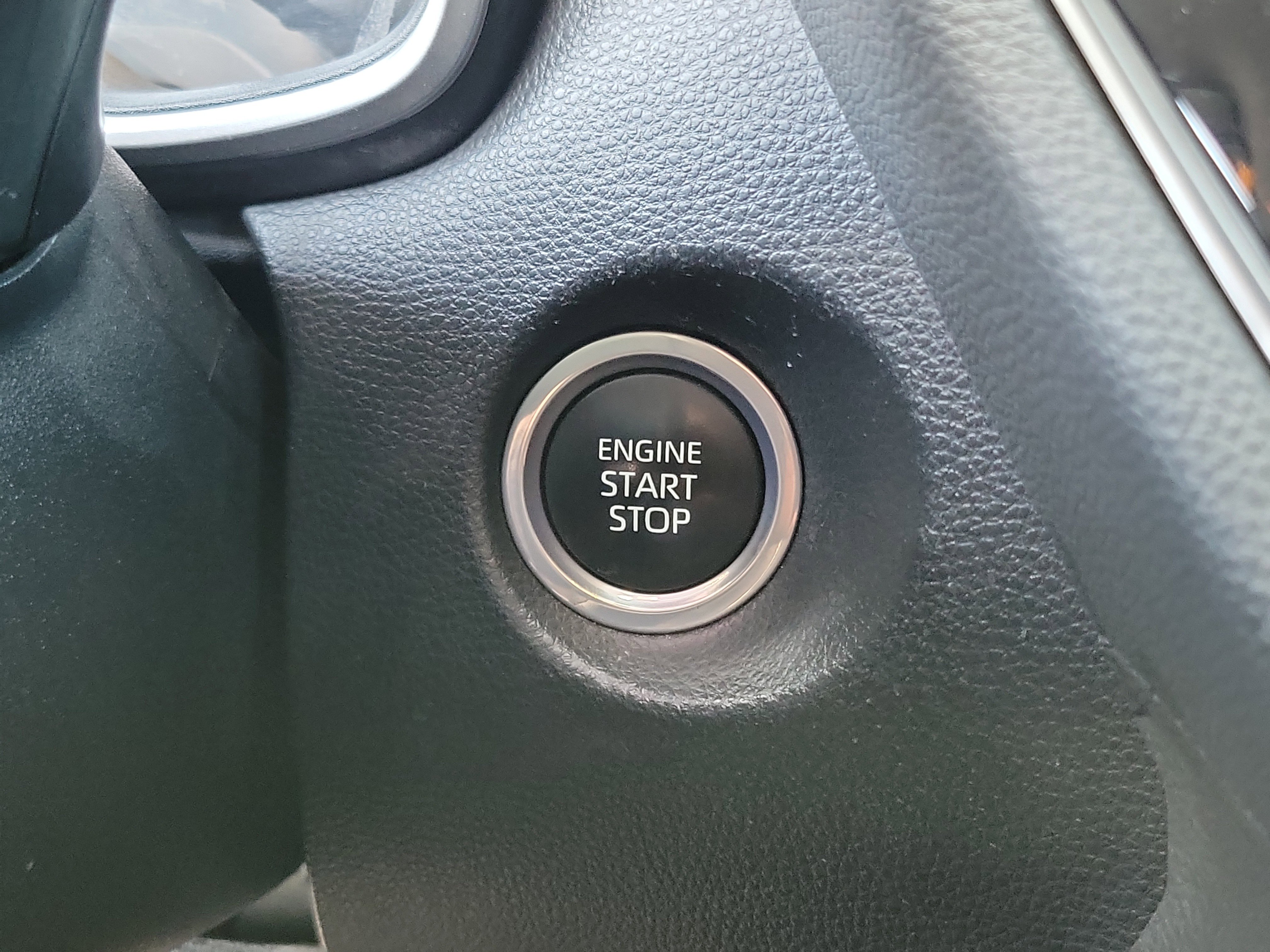 Used 2023 Toyota Corolla Cross XLE image 14