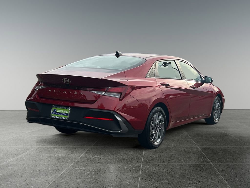 Used 2024 Hyundai Elantra SEL image 7