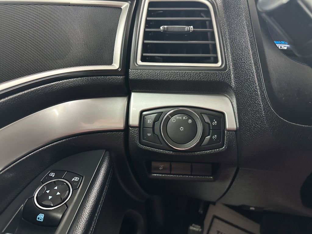 Used 2017 Ford Explorer XLT w/ Equipment Group 202A image 39
