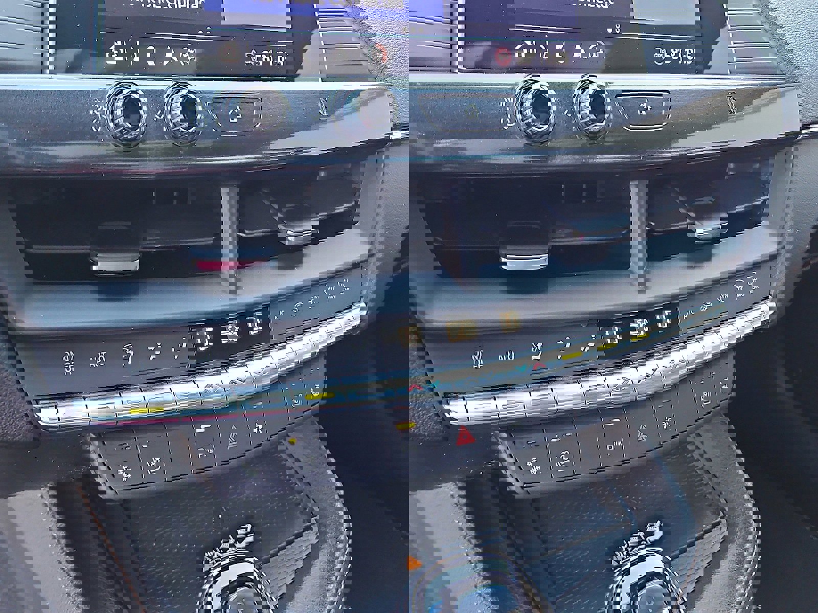 Used 2021 Cadillac CT4 V w/ Technology Package image 16