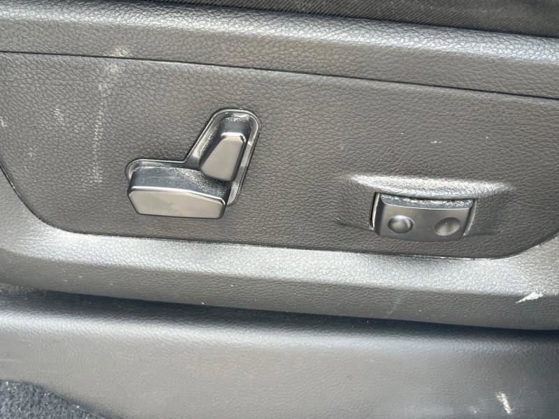 Used 2024 RAM 2500 Laramie w/ Cold Weather Group image 32