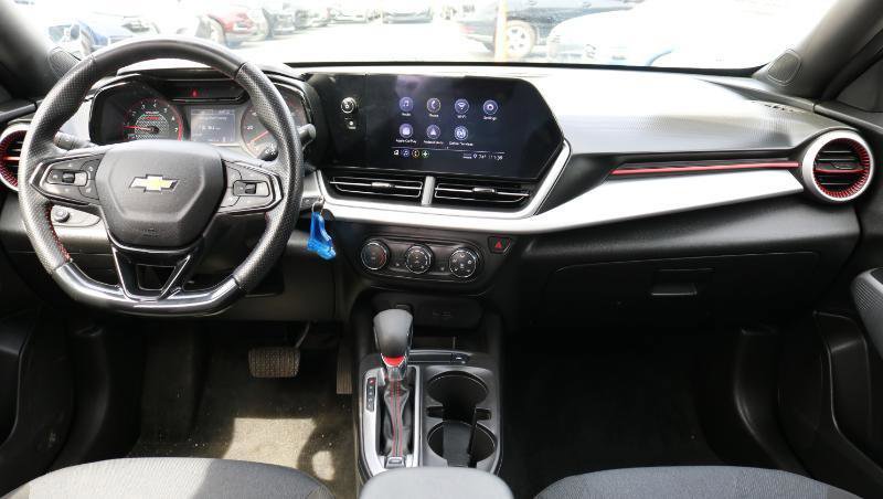 Used 2024 Chevrolet Trax RS FWD image 15