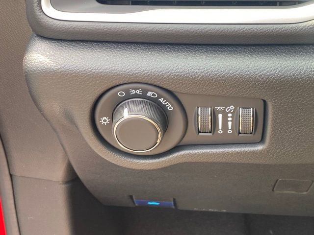 New 2026 Chrysler Voyager LX image 26