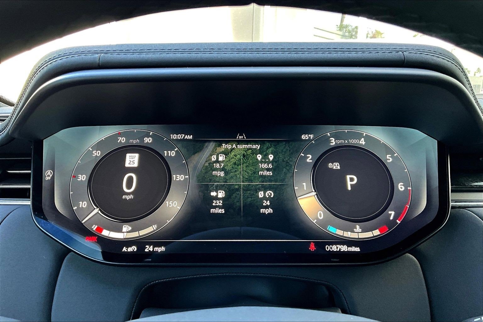 Used 2025 Land Rover Range Rover Sport SE image 20