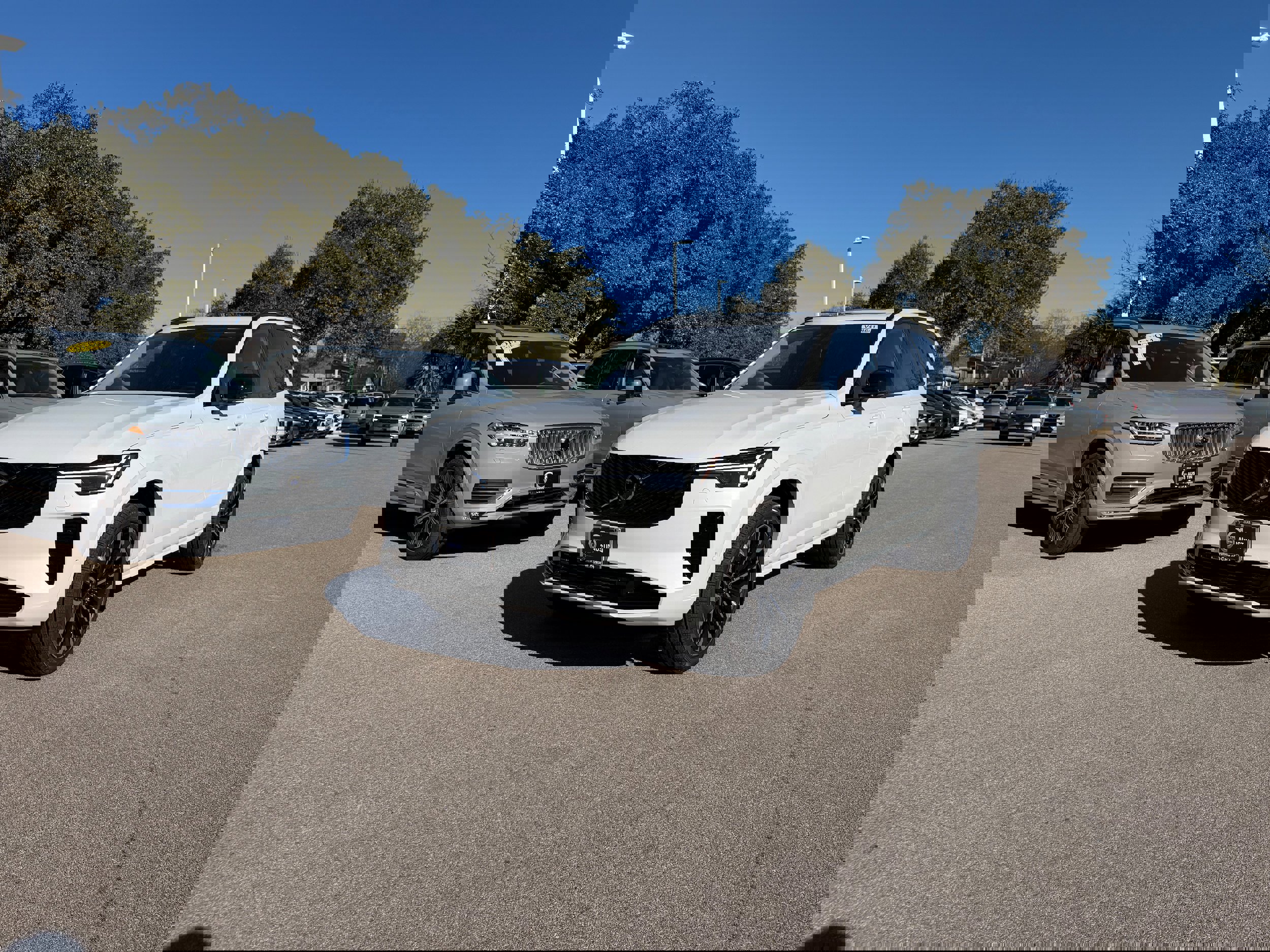 New 2026 Volvo XC90 B6 Ultra image 2