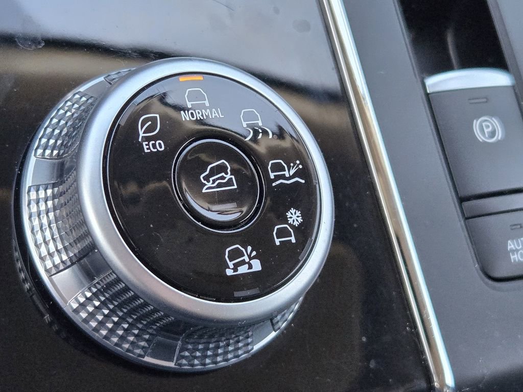 Used 2024 Mitsubishi Outlander SE image 30