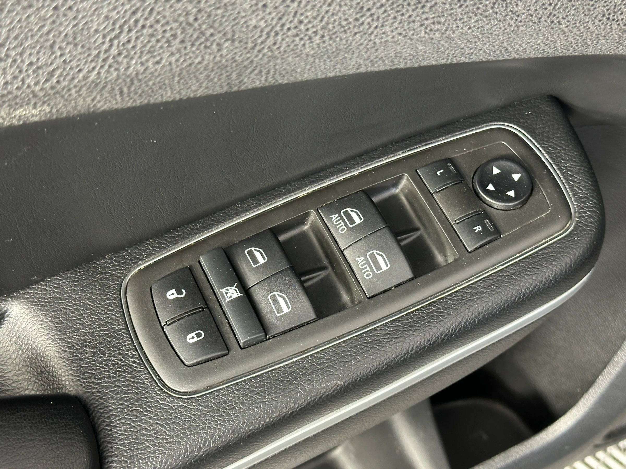 Used 2021 Chrysler 300 Touring w/ Sport Appearance Package RWD image 23