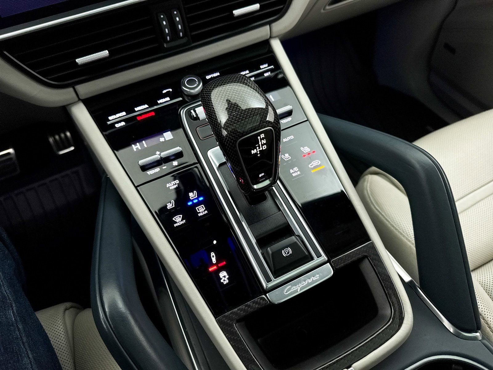 Used 2022 Porsche Cayenne Turbo image 36