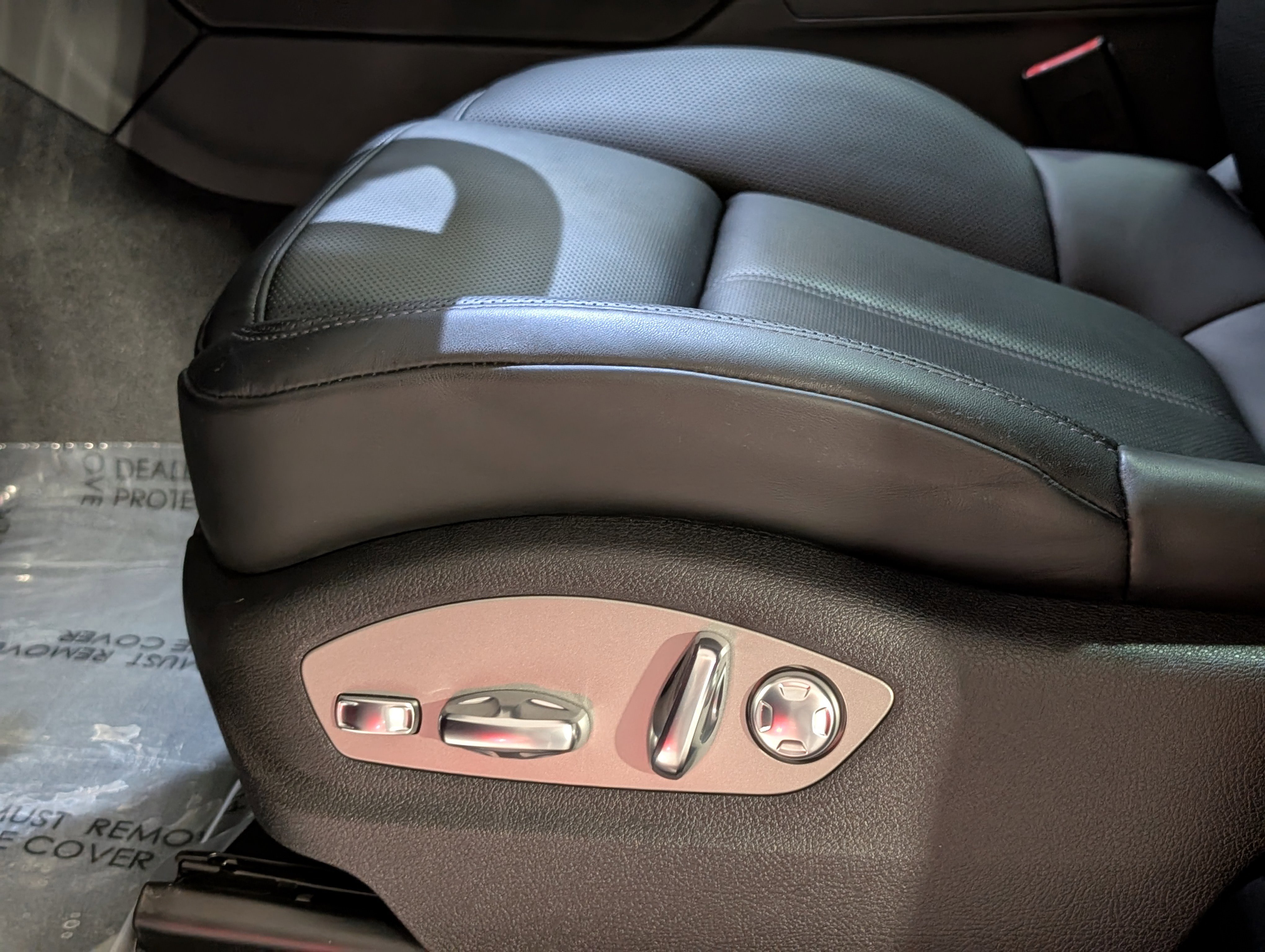 Certified 2026 Porsche Macan image 19