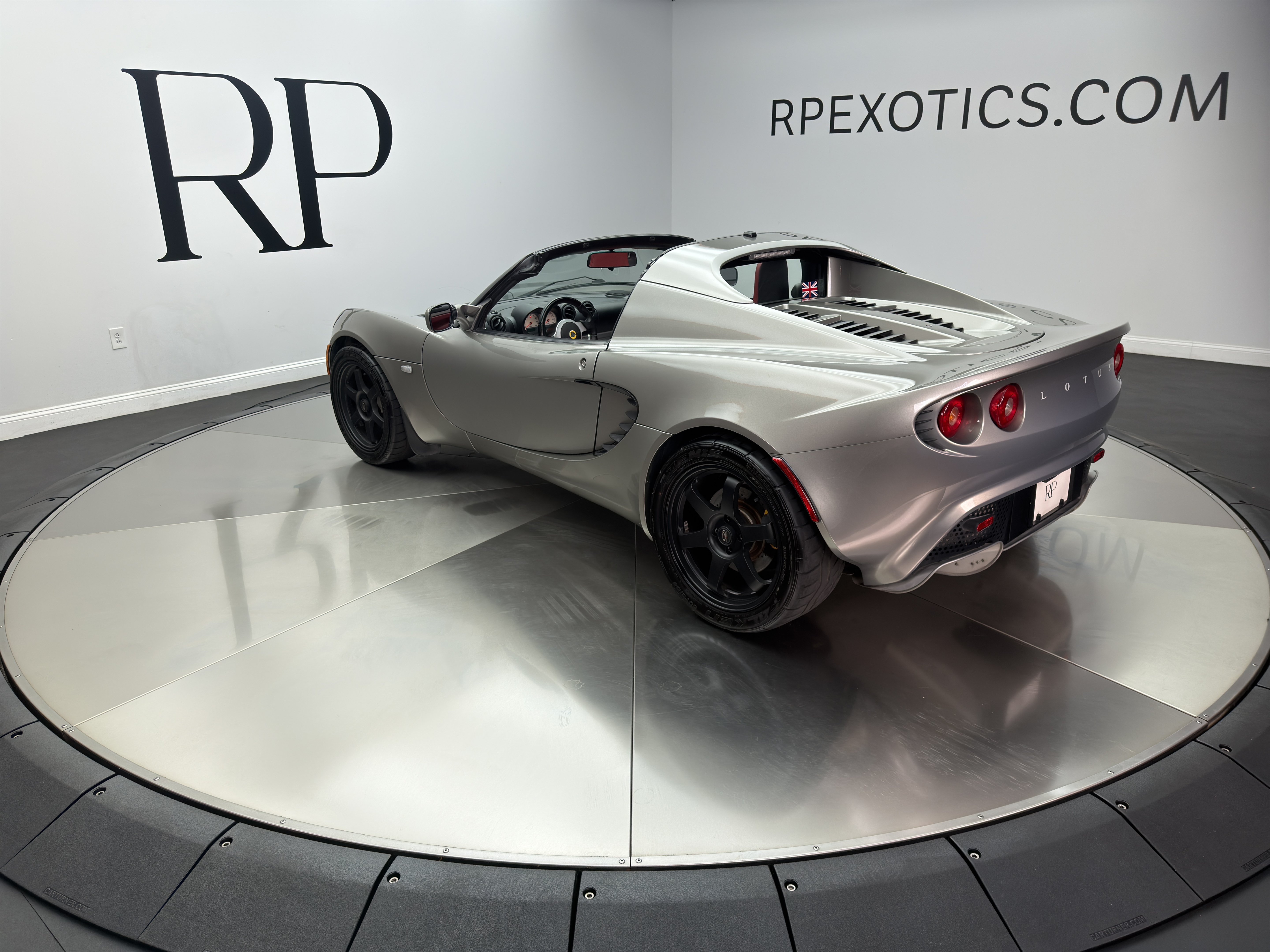 Used 2005 Lotus Elise RWD image 4