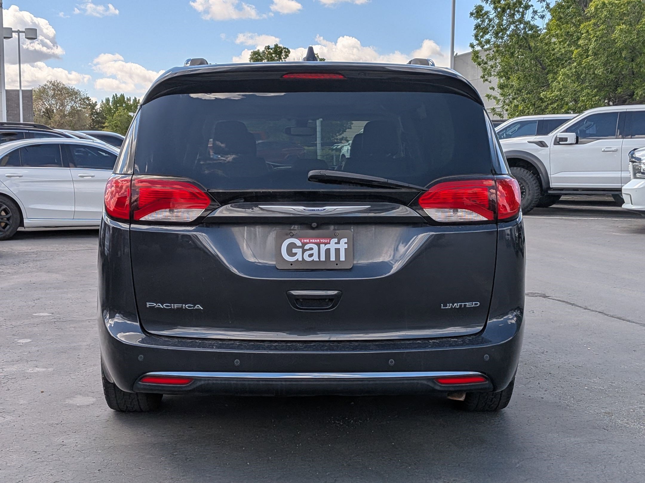 Used 2020 Chrysler Pacifica Limited FWD image 5