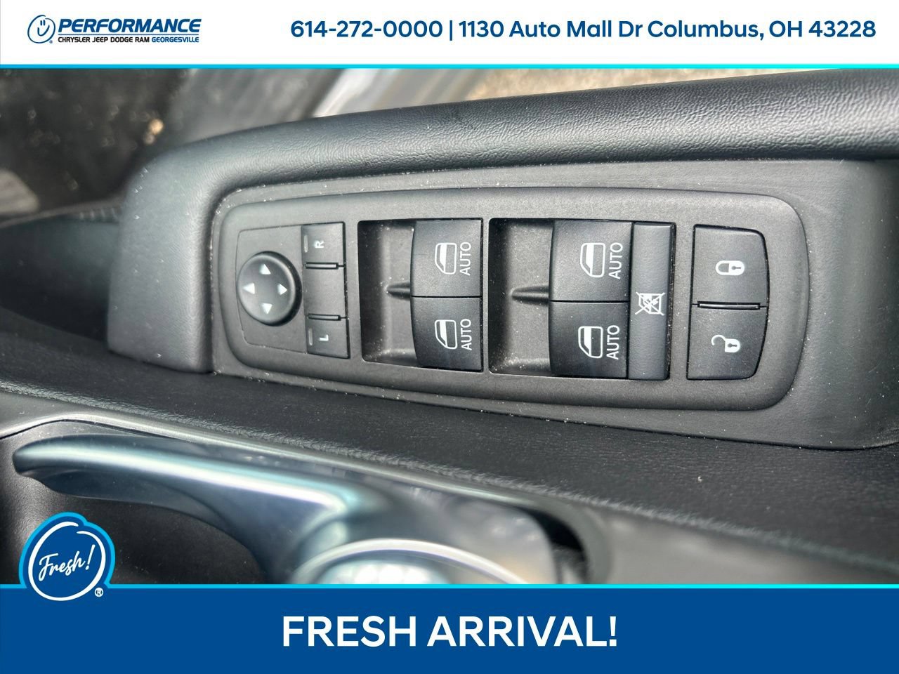 Used 2025 Chrysler Pacifica Select FWD image 17