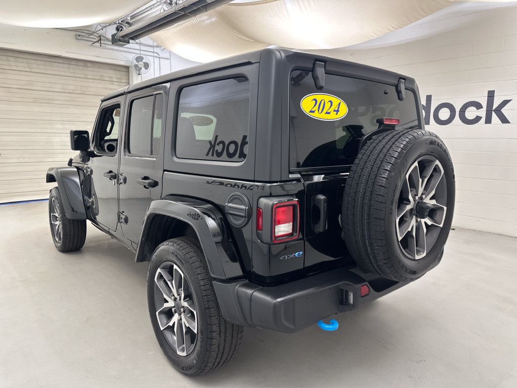 Used 2024 Jeep Wrangler Unlimited w/ Convenience Group AWD/4WD image 6