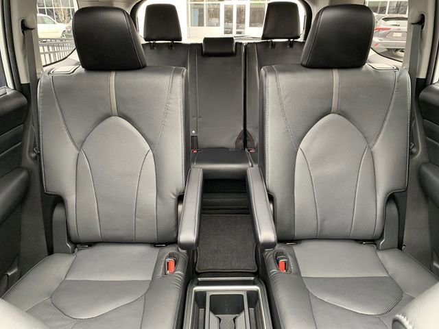 Used 2024 Toyota Grand Highlander Platinum image 32