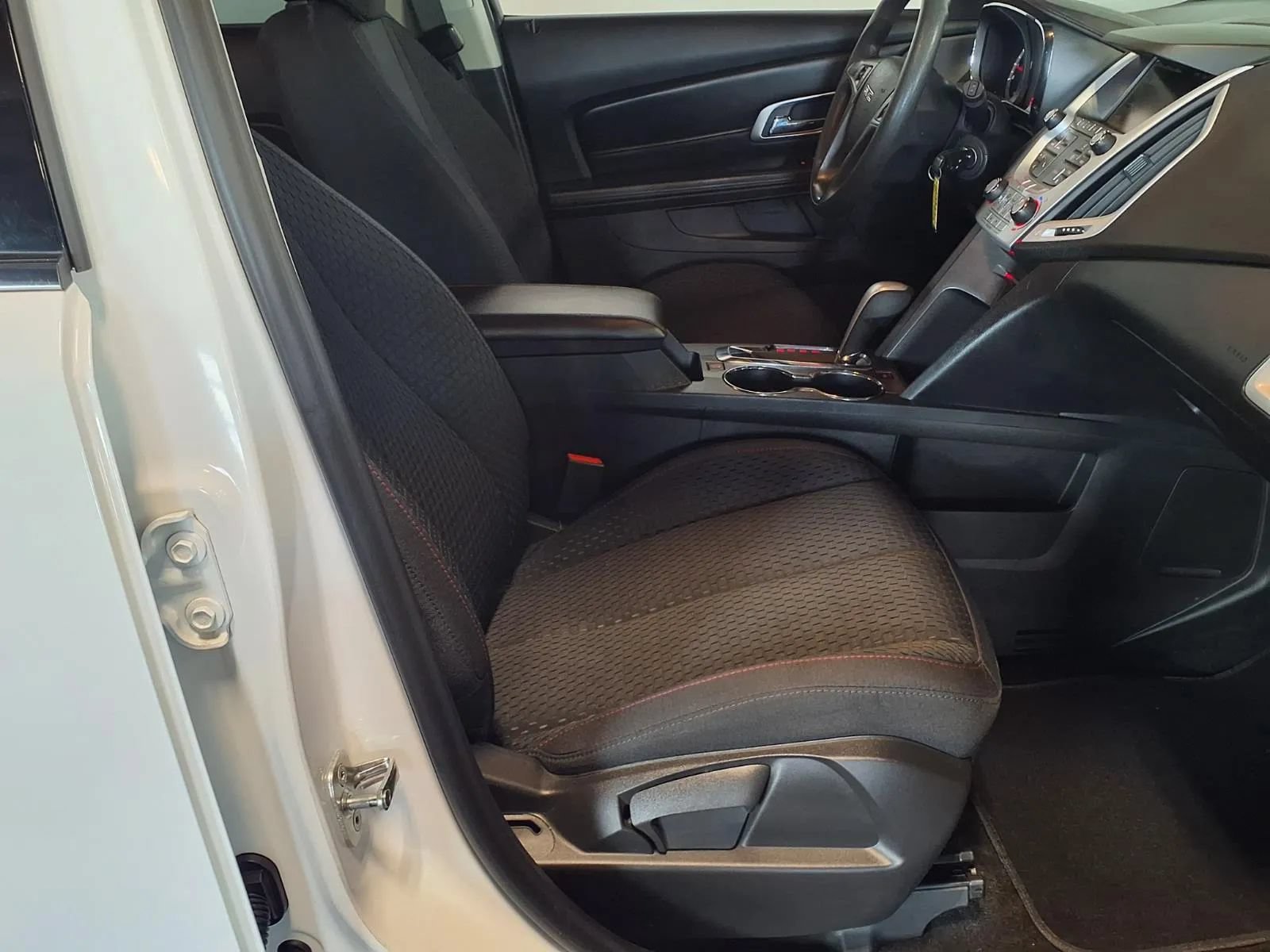 Used 2015 GMC Terrain SLE AWD/4WD image 12