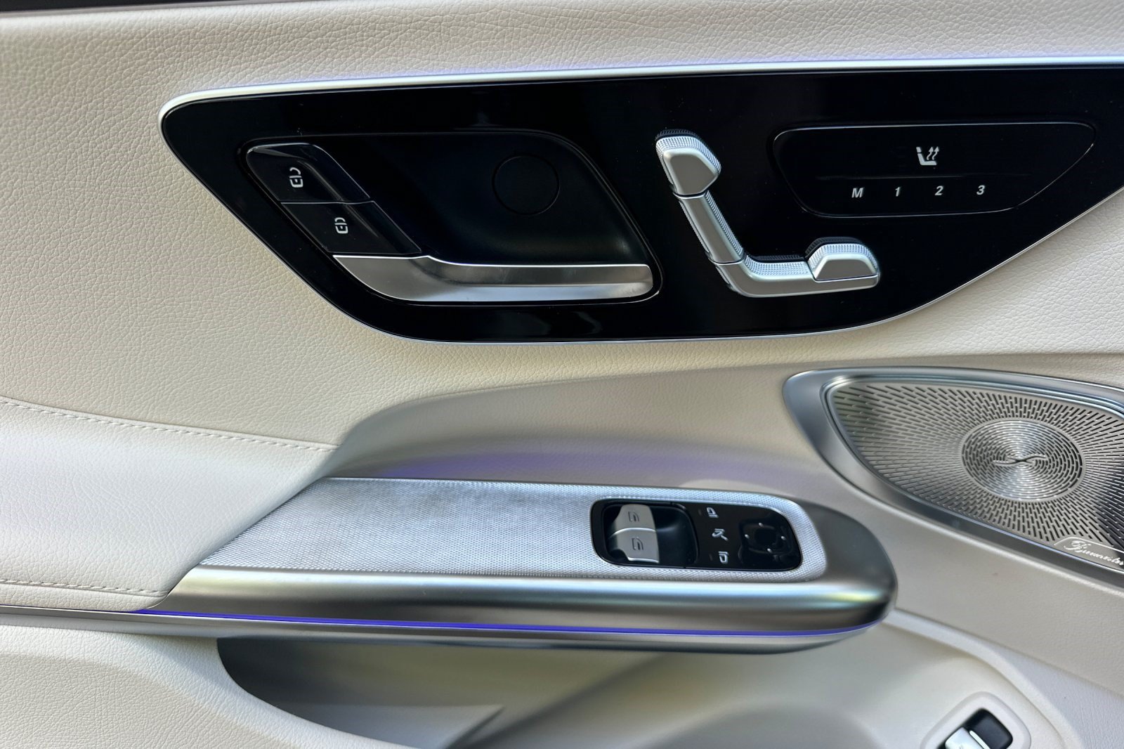New 2027 Mercedes-Benz CLE 300 4MATIC Coupe image 13