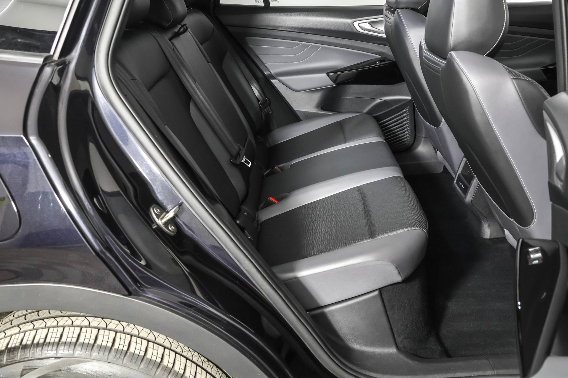 Used 2023 Volkswagen ID.4 Pro S image 41