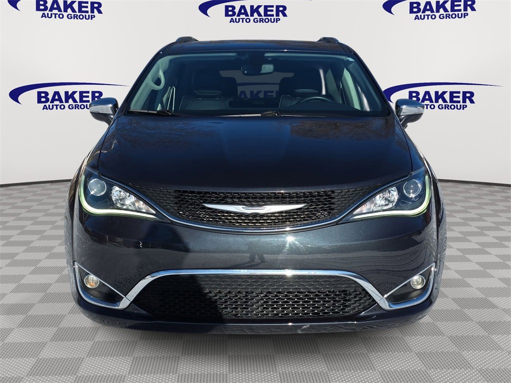 Used 2020 Chrysler Pacifica Limited image 3
