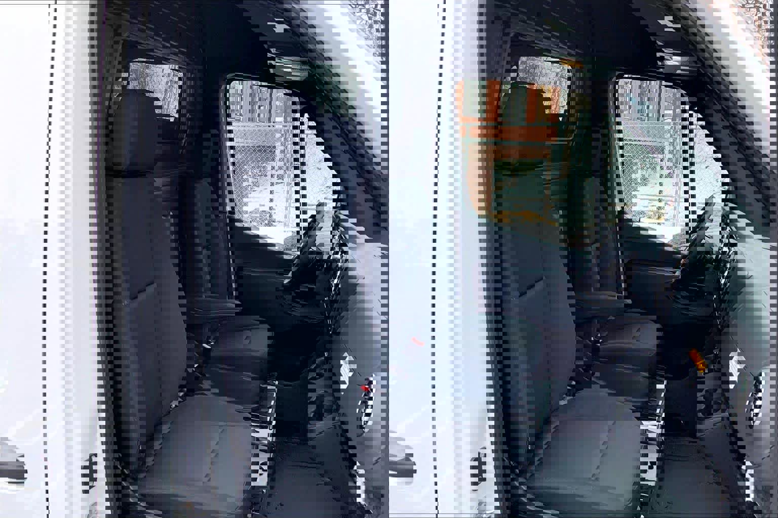 Used 2025 Mercedes-Benz Sprinter 2500 image 8