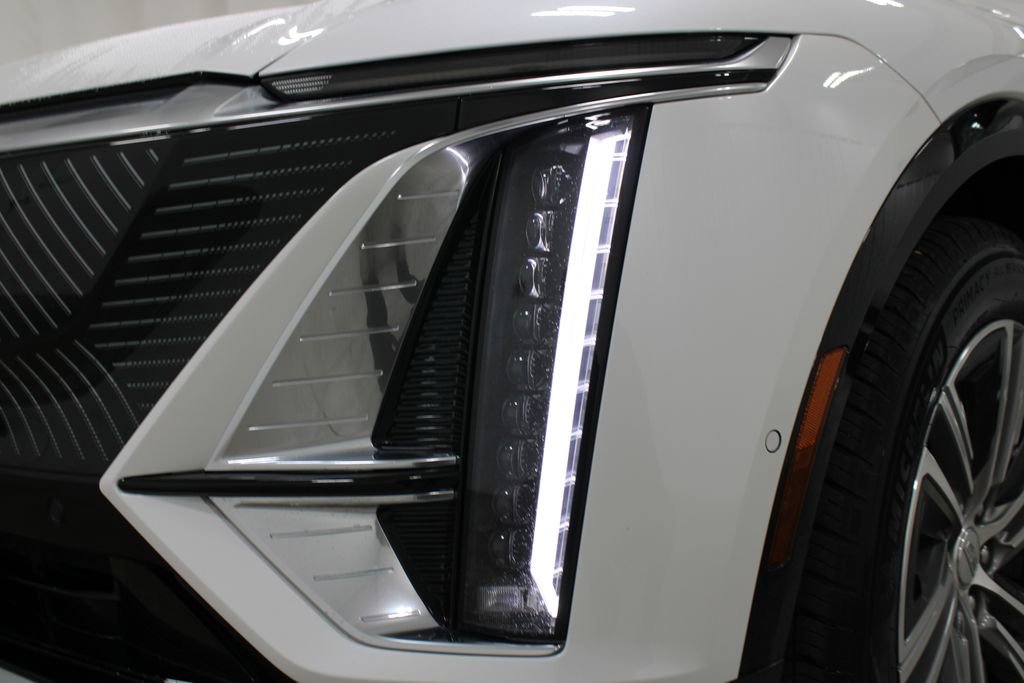 Used 2024 Cadillac Lyriq Luxury image 12