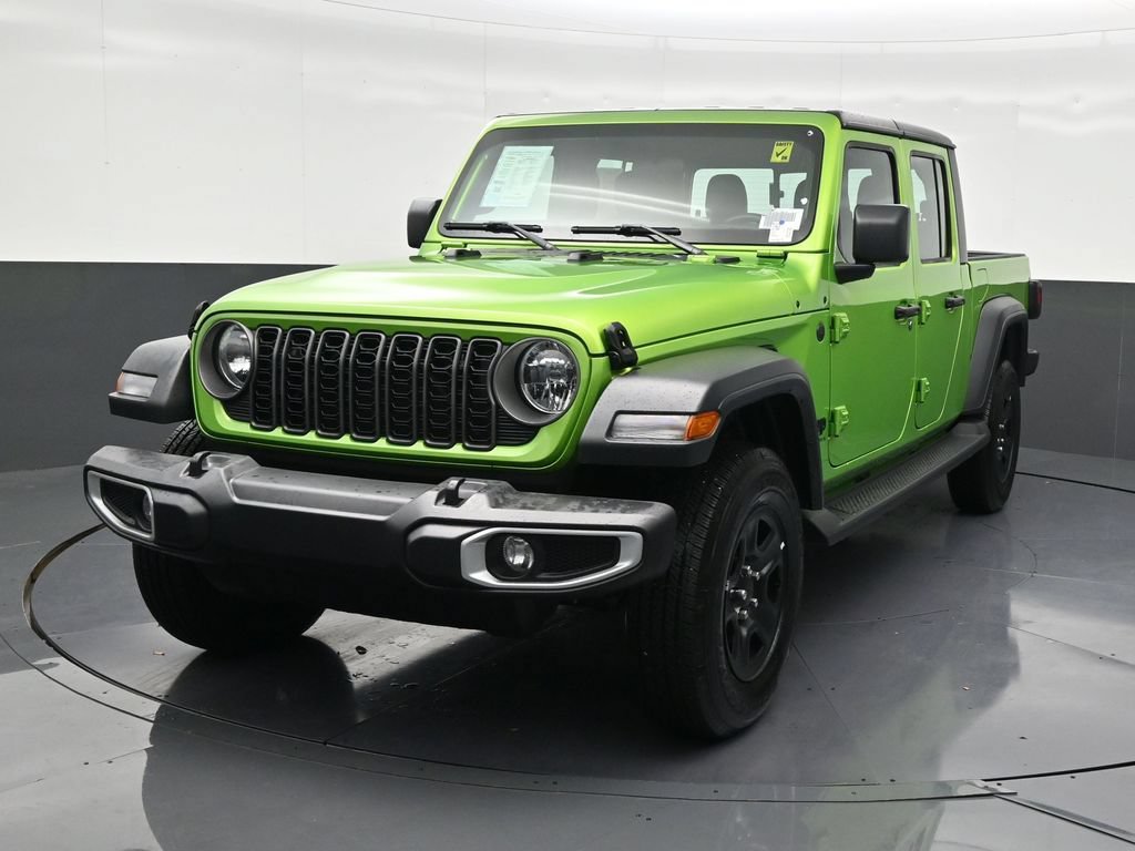 Used 2025 Jeep Gladiator Sport AWD/4WD image 8