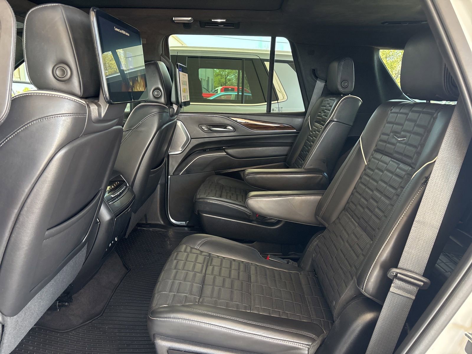 Used 2022 Cadillac Escalade Sport Platinum image 16