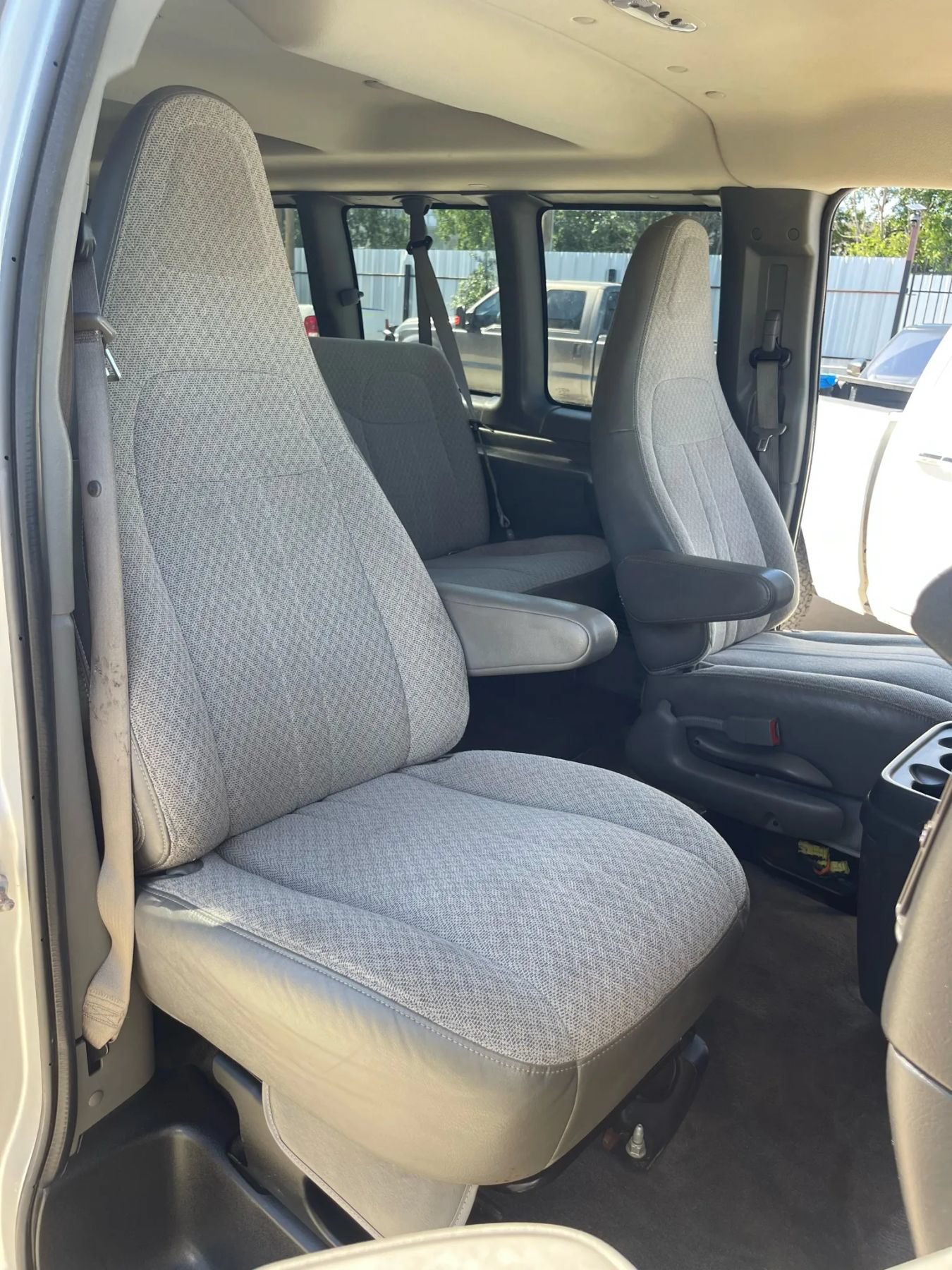 Used 2016 Chevrolet Express 2500 LS RWD image 36