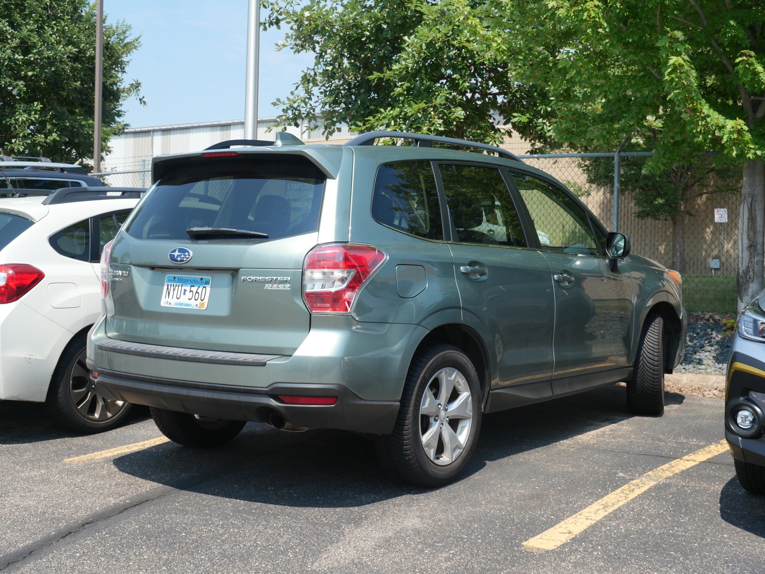 Used 2016 Subaru Forester 2.5i Limited w/ Popular Package #2 AWD/4WD image 5