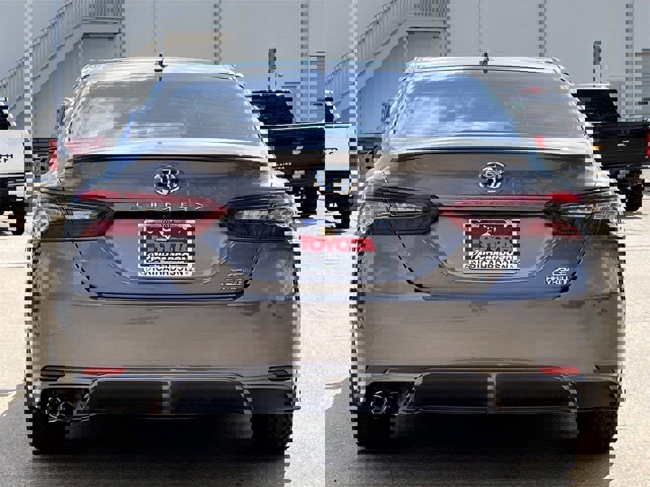 Used 2022 Toyota Camry XSE w/ Cold Weather Package image 5