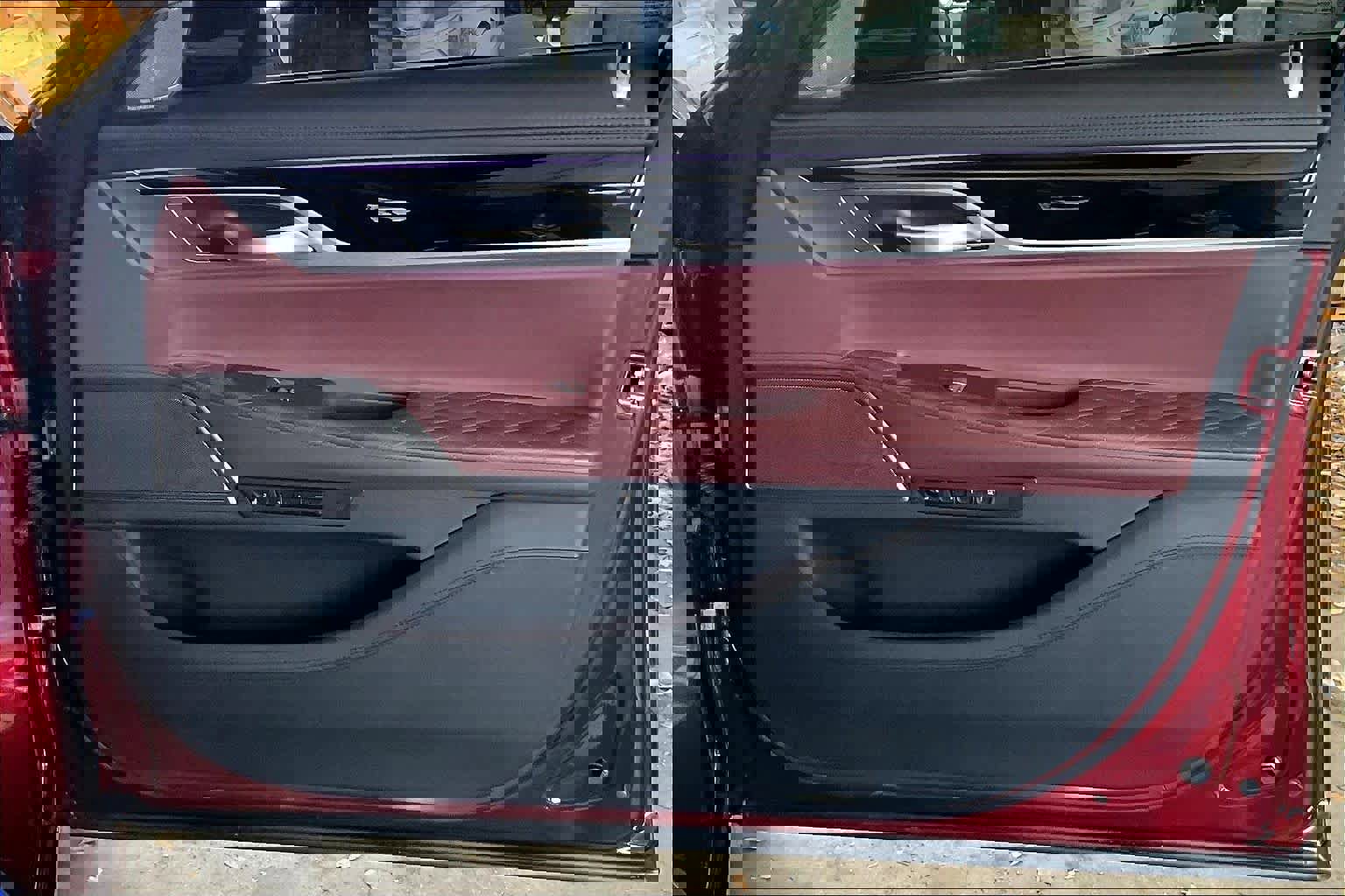 Used 2022 BMW ALPINA B7 xDrive w/ Luxury Rear Seating Package image 22