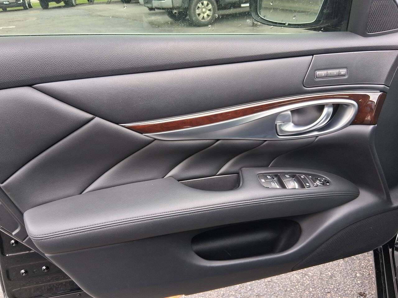 Used 2013 INFINITI M37 w/ Premium Pkg RWD image 9