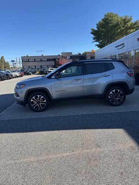 Certified 2022 Jeep Compass Limited w/ Sun and Sound Group image 4