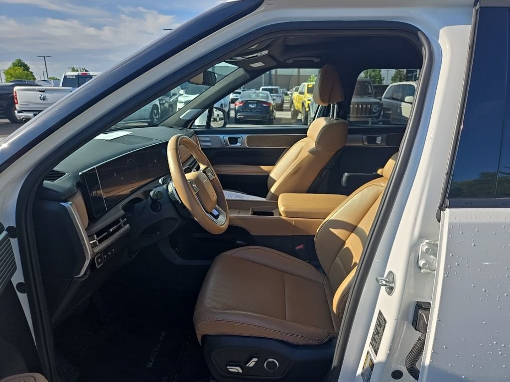 Used 2025 Hyundai Santa Fe Limited FWD image 16