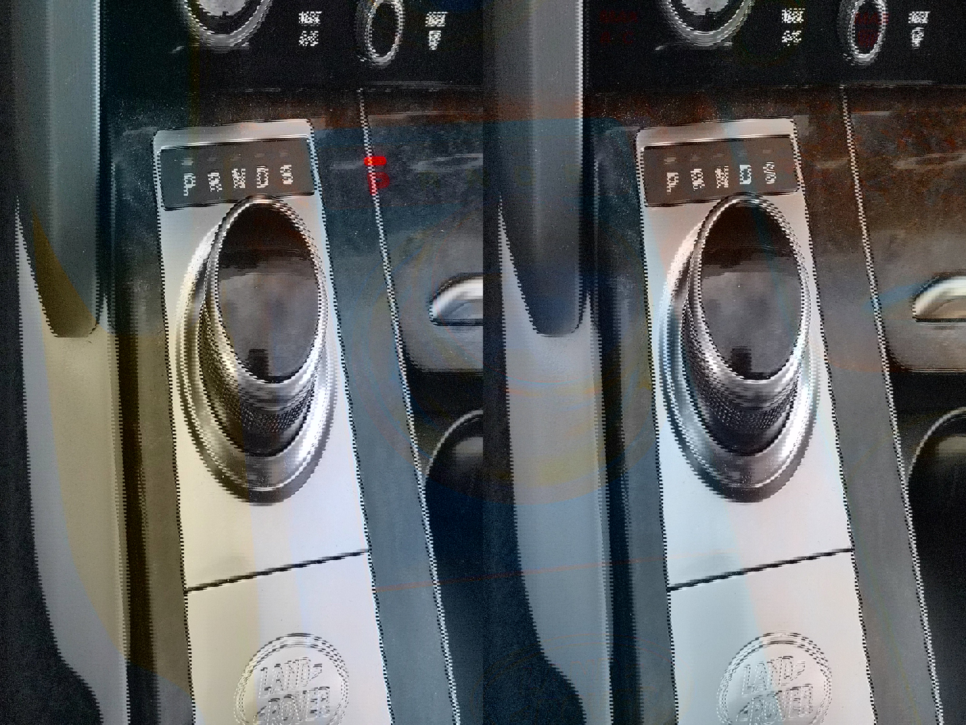 Used 2020 Land Rover Range Rover HSE image 23