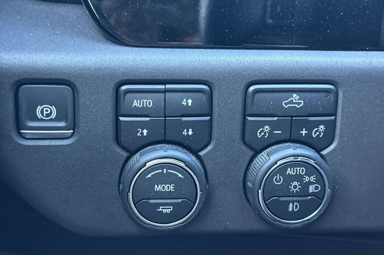 Used 2024 Chevrolet Silverado 1500 LT Trail Boss w/ Convenience Package II AWD/4WD image 39