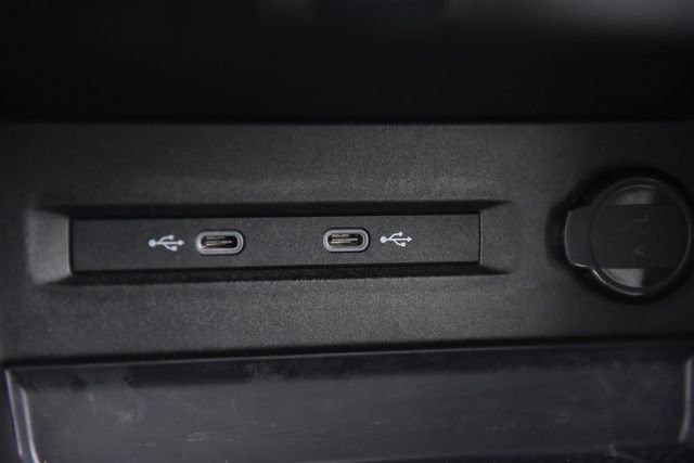 Certified 2023 Volkswagen Taos SE w/ Panoramic Sunroof Package image 15