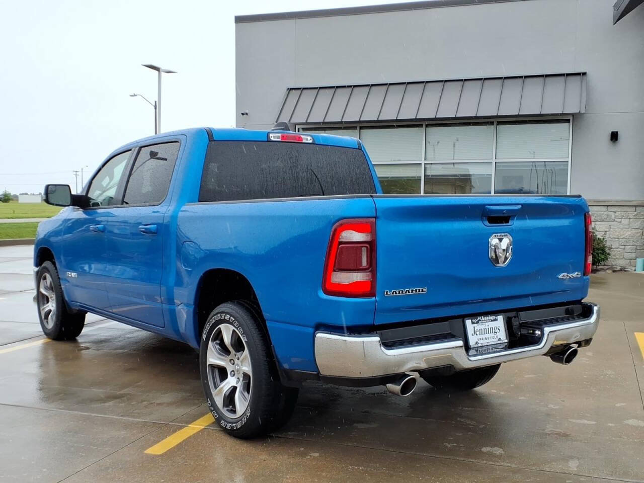 Used 2024 RAM 1500 Laramie AWD/4WD image 4