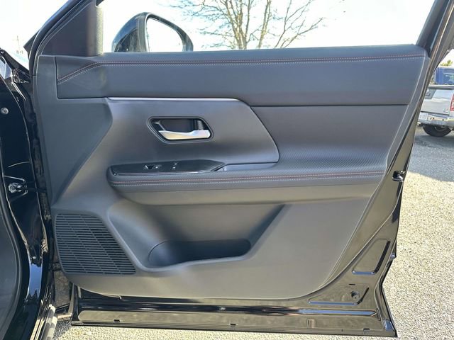 New 2026 Nissan Kicks SR FWD image 8