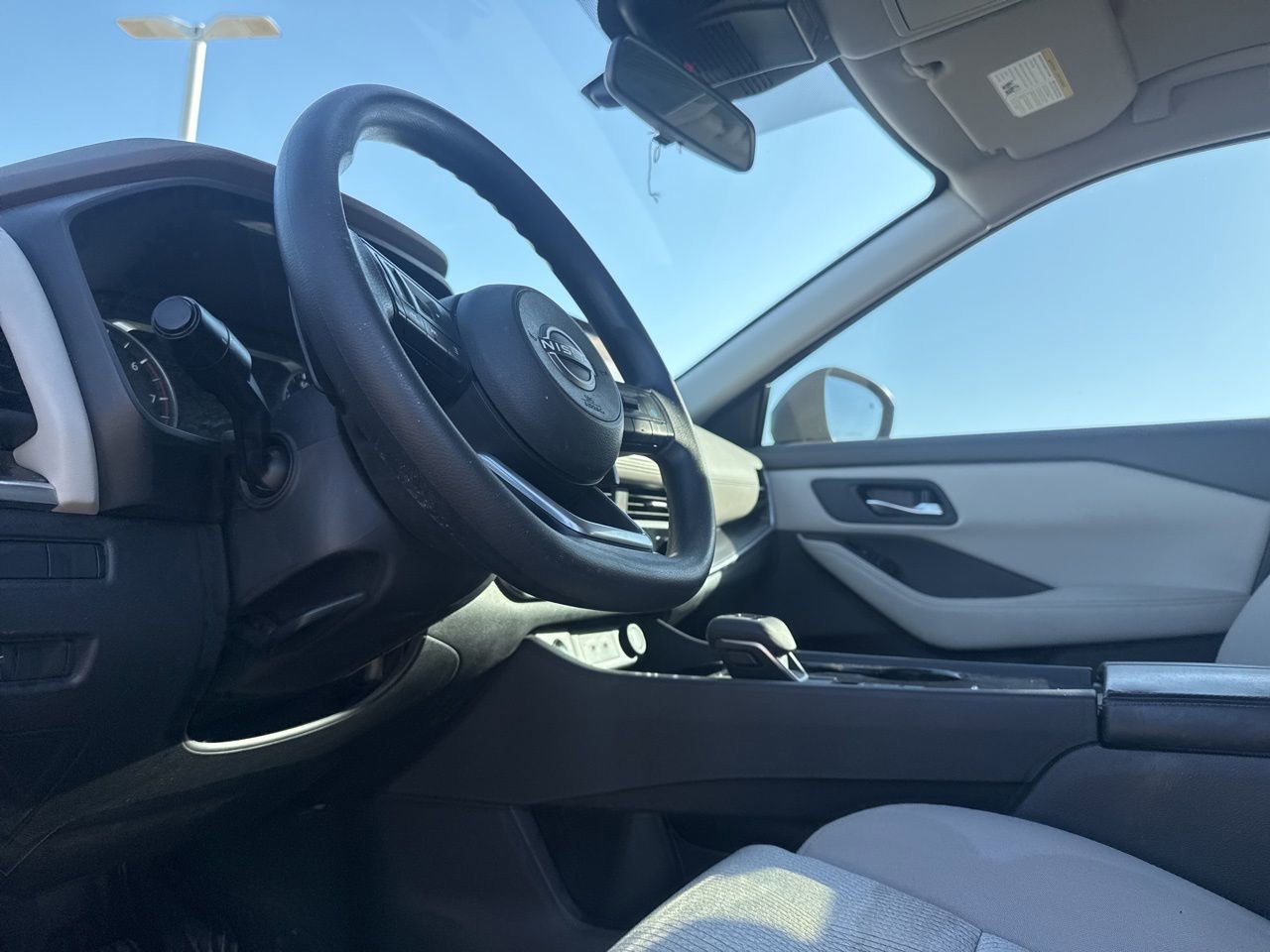 Used 2024 Nissan Rogue SV image 36