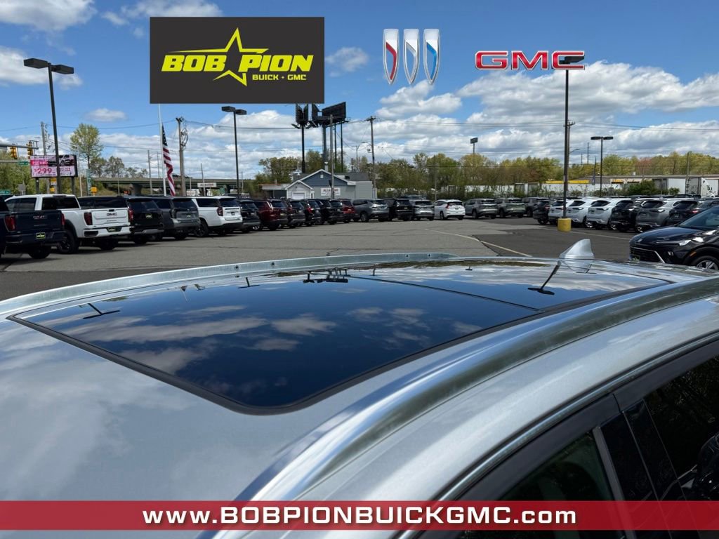 Used 2019 Buick Envision Essence w/ LPO, Cargo Package AWD/4WD image 6